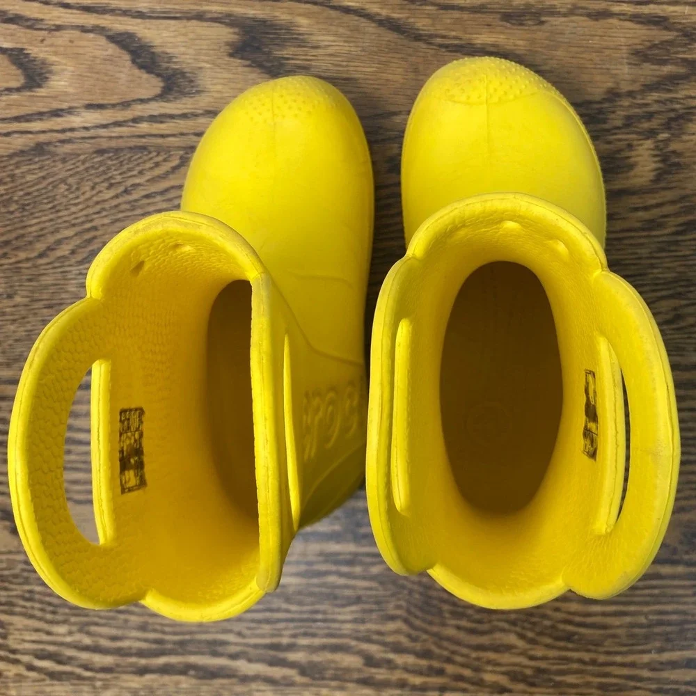 Crocs Handle It Rain Boots Yellow Kids Size C11 Waterproof Pull On 12803